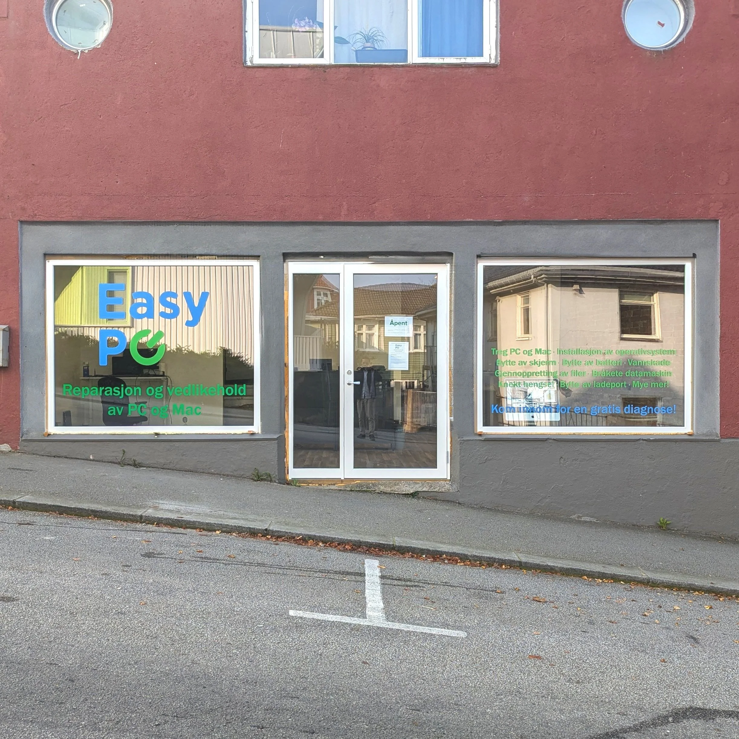 Sjekk status på reparasjon hos EasyPC