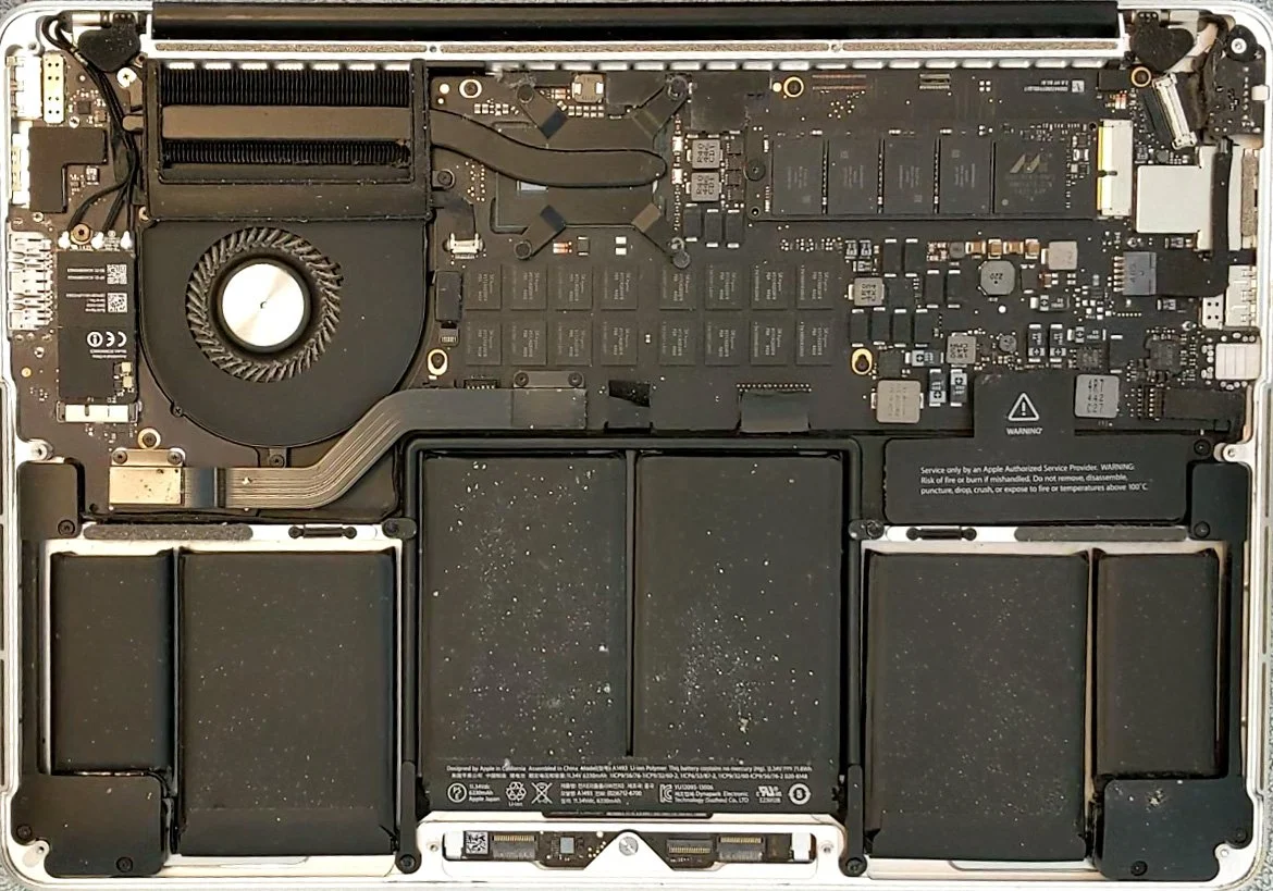 MacBook Pro 13 A1502: trygg vurdering og reparasjon hos EasyPC