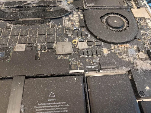 Støv og kjølesystem som kan gjøre PC varm